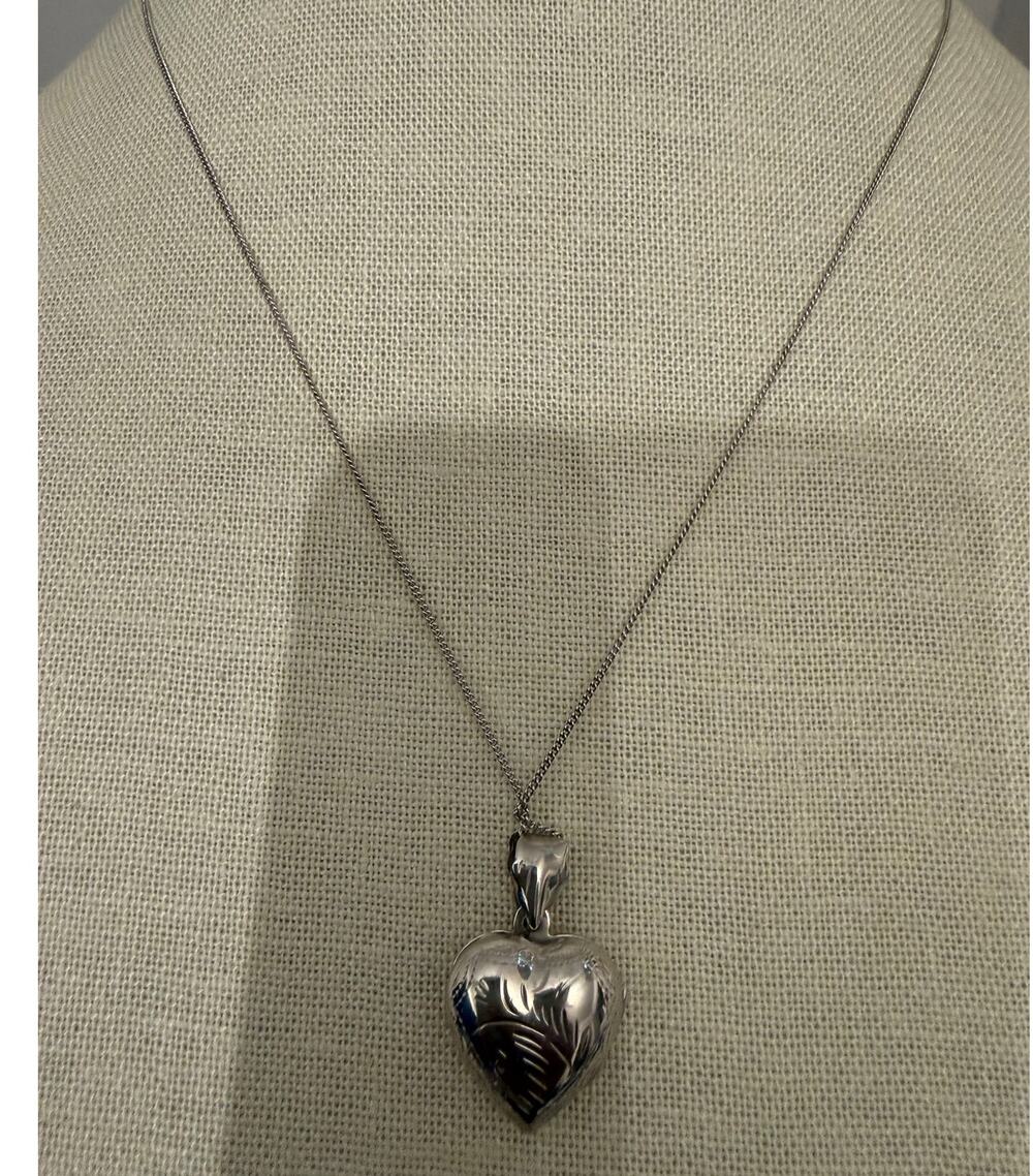 925 Sterling Silver Heart  Locket Pendant Necklace -Locket won’t close